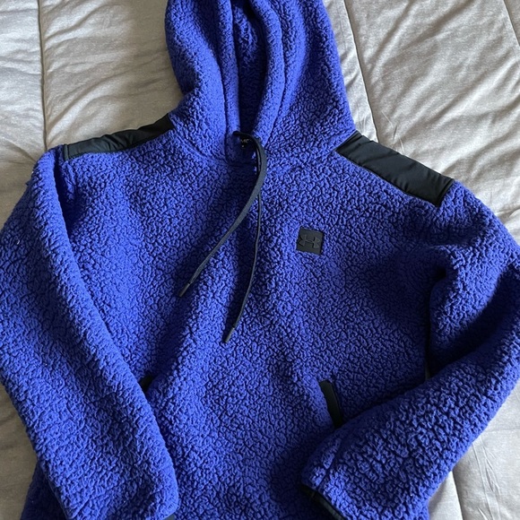 Under Armour Tops - Women’s UA Sherpa hoodie size small